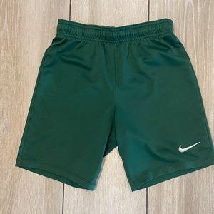 Nike Core Shorts YM Dark Green